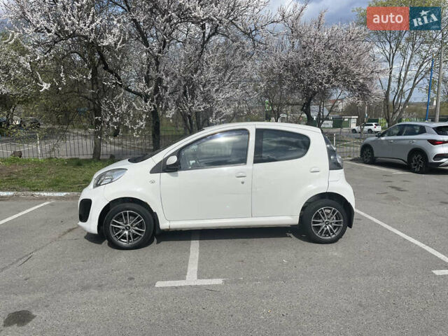 Білий Сітроен С1, об'ємом двигуна 1 л та пробігом 160 тис. км за 5550 $, фото 1 на Automoto.ua
