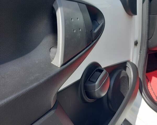 Білий Сітроен С1, об'ємом двигуна 1 л та пробігом 68 тис. км за 5600 $, фото 20 на Automoto.ua