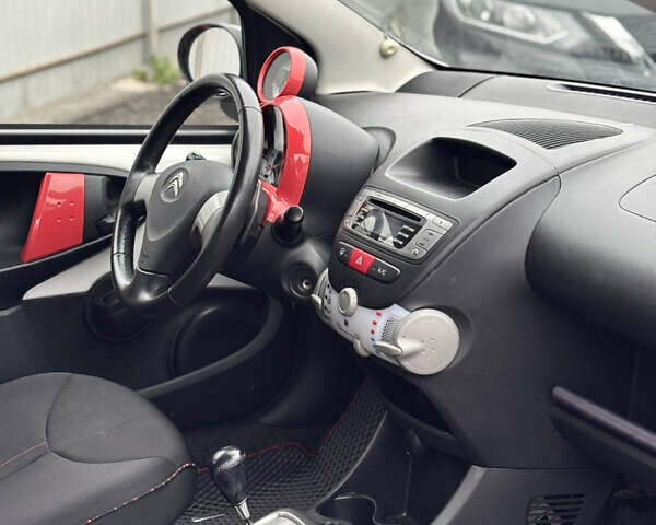 Ситроен С1 2013 в Киеве на Automoto.ua Белый Ситроен С1, объемом двигателя 1 л и пробегом 81 тыс. км за 5900 $, фото 9 на Automoto.ua