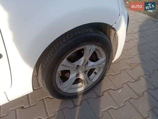 Белый Ситроен С1, объемом двигателя 1 л и пробегом 178 тыс. км за 5800 $, фото 26 на Automoto.ua