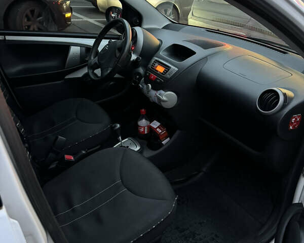 Білий Сітроен С1, об'ємом двигуна 1 л та пробігом 102 тис. км за 5500 $, фото 8 на Automoto.ua