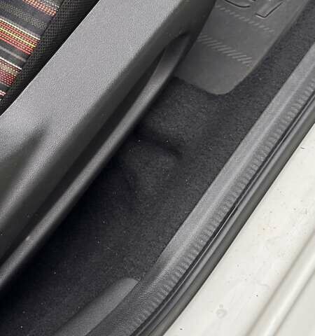 Белый Ситроен С1, объемом двигателя 1 л и пробегом 200 тыс. км за 6800 $, фото 24 на Automoto.ua