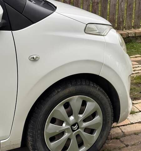 Белый Ситроен С1, объемом двигателя 1 л и пробегом 200 тыс. км за 6800 $, фото 3 на Automoto.ua