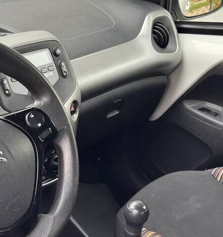 Белый Ситроен С1, объемом двигателя 1 л и пробегом 200 тыс. км за 6800 $, фото 44 на Automoto.ua