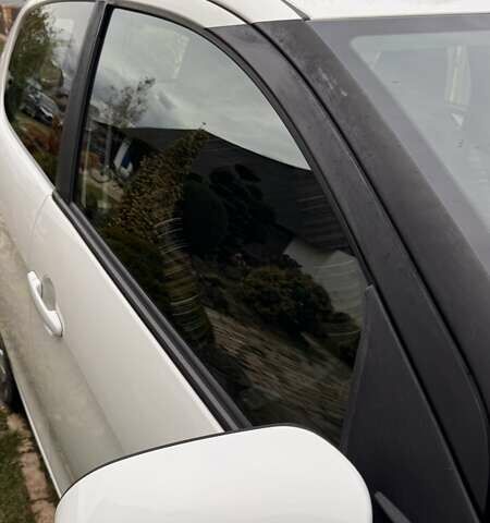 Белый Ситроен С1, объемом двигателя 1 л и пробегом 200 тыс. км за 6800 $, фото 12 на Automoto.ua