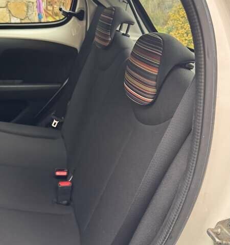 Белый Ситроен С1, объемом двигателя 1 л и пробегом 200 тыс. км за 6800 $, фото 29 на Automoto.ua