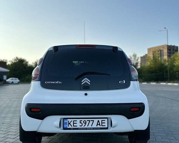 Белый Ситроен С1, объемом двигателя 1 л и пробегом 87 тыс. км за 7000 $, фото 10 на Automoto.ua
