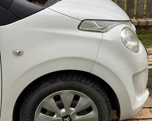 Белый Ситроен С1, объемом двигателя 1 л и пробегом 200 тыс. км за 6800 $, фото 4 на Automoto.ua