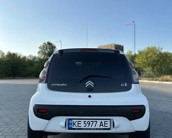 Белый Ситроен С1, объемом двигателя 1 л и пробегом 87 тыс. км за 7000 $, фото 4 на Automoto.ua