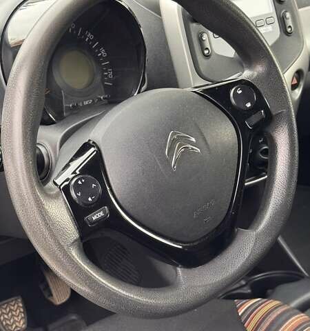 Белый Ситроен С1, объемом двигателя 1 л и пробегом 200 тыс. км за 6800 $, фото 45 на Automoto.ua