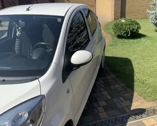 Білий Сітроен С1, об'ємом двигуна 1 л та пробігом 102 тис. км за 6999 $, фото 2 на Automoto.ua