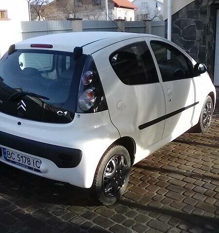 Белый Ситроен С1, объемом двигателя 1 л и пробегом 142 тыс. км за 3900 $, фото 1 на Automoto.ua
