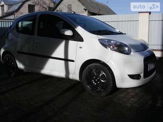 Белый Ситроен С1, объемом двигателя 1 л и пробегом 142 тыс. км за 3900 $, фото 5 на Automoto.ua