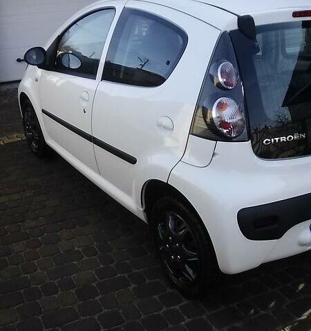 Белый Ситроен С1, объемом двигателя 1 л и пробегом 142 тыс. км за 3900 $, фото 4 на Automoto.ua