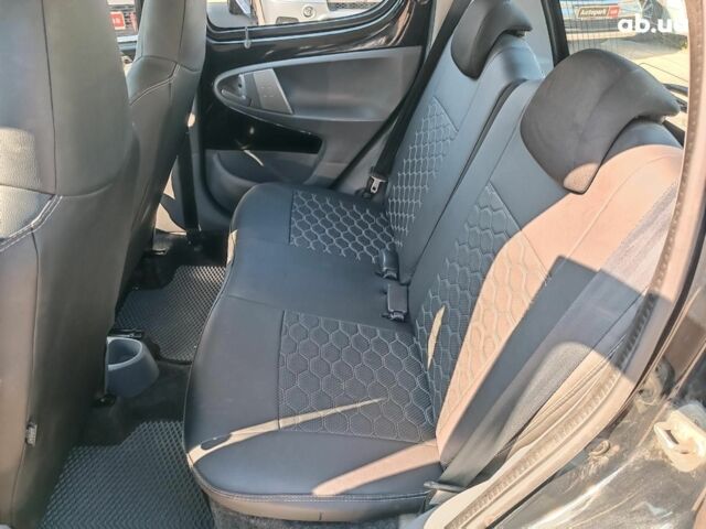 Черный Ситроен С1, объемом двигателя 1 л и пробегом 238 тыс. км за 4490 $, фото 10 на Automoto.ua