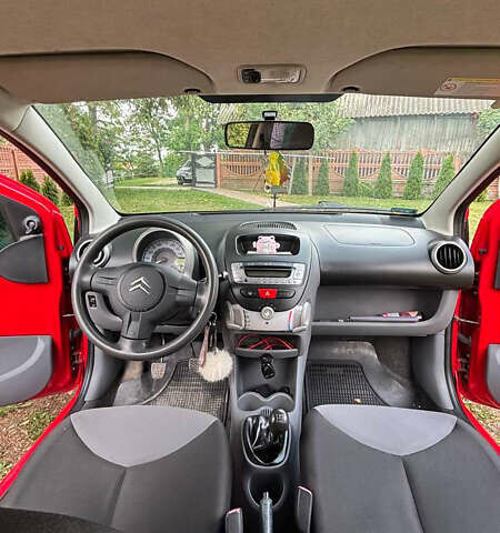 Красный Ситроен С1, объемом двигателя 1 л и пробегом 164 тыс. км за 4150 $, фото 7 на Automoto.ua