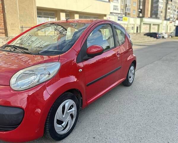 Красный Ситроен С1, объемом двигателя 1 л и пробегом 293 тыс. км за 4500 $, фото 1 на Automoto.ua