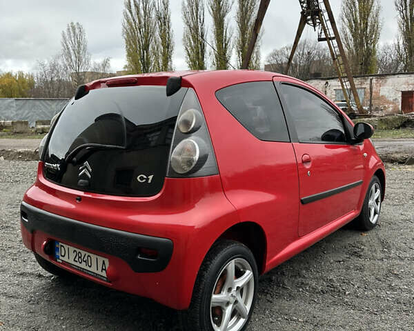 Красный Ситроен С1, объемом двигателя 1 л и пробегом 127 тыс. км за 2950 $, фото 10 на Automoto.ua