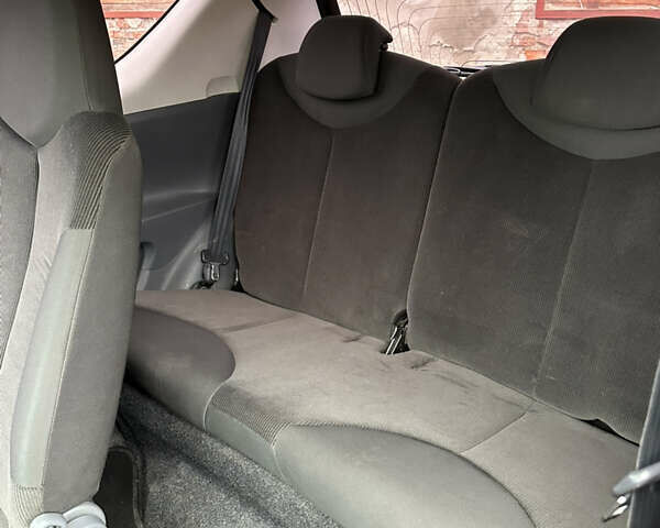 Красный Ситроен С1, объемом двигателя 1 л и пробегом 127 тыс. км за 2950 $, фото 18 на Automoto.ua