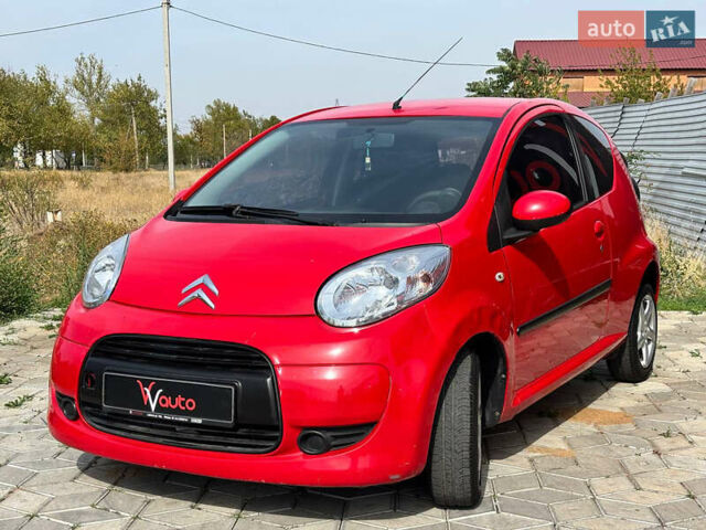 Красный Ситроен С1, объемом двигателя 1 л и пробегом 126 тыс. км за 3300 $, фото 1 на Automoto.ua