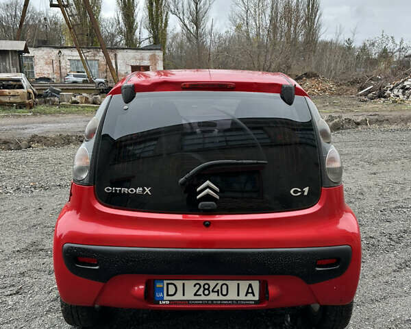 Красный Ситроен С1, объемом двигателя 1 л и пробегом 127 тыс. км за 2950 $, фото 9 на Automoto.ua