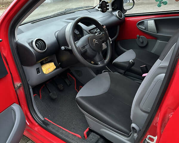 Красный Ситроен С1, объемом двигателя 1 л и пробегом 110 тыс. км за 4300 $, фото 15 на Automoto.ua