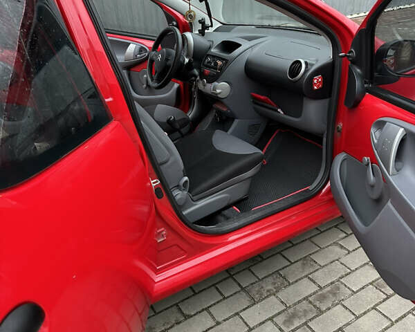 Красный Ситроен С1, объемом двигателя 1 л и пробегом 110 тыс. км за 4300 $, фото 7 на Automoto.ua