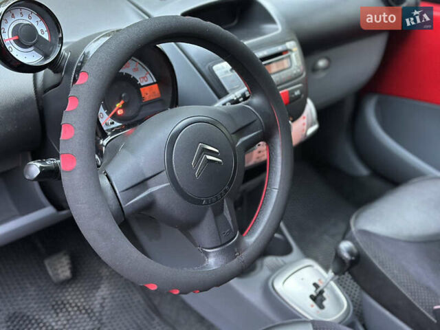 Красный Ситроен С1, объемом двигателя 1 л и пробегом 127 тыс. км за 4350 $, фото 11 на Automoto.ua