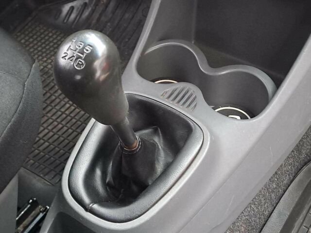 Красный Ситроен С1, объемом двигателя 1 л и пробегом 297 тыс. км за 4790 $, фото 10 на Automoto.ua