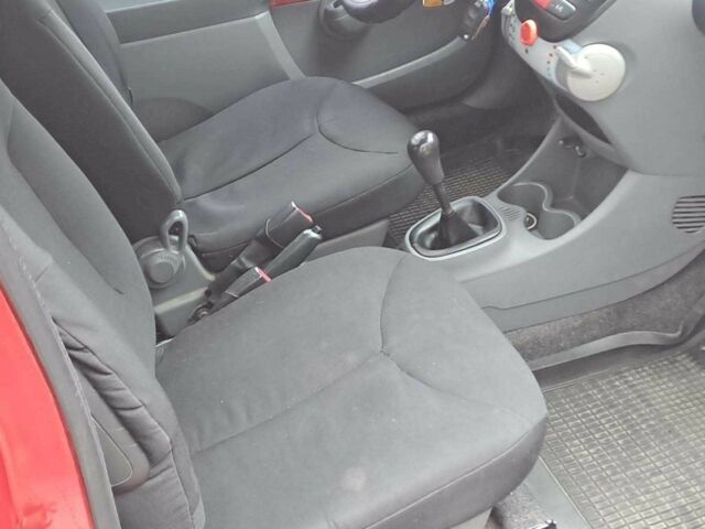 Красный Ситроен С1, объемом двигателя 1 л и пробегом 297 тыс. км за 4790 $, фото 8 на Automoto.ua