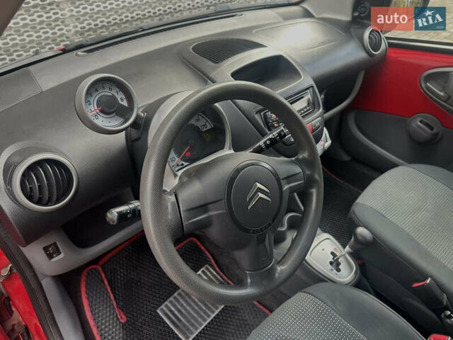 Красный Ситроен С1, объемом двигателя 1 л и пробегом 156 тыс. км за 4100 $, фото 12 на Automoto.ua