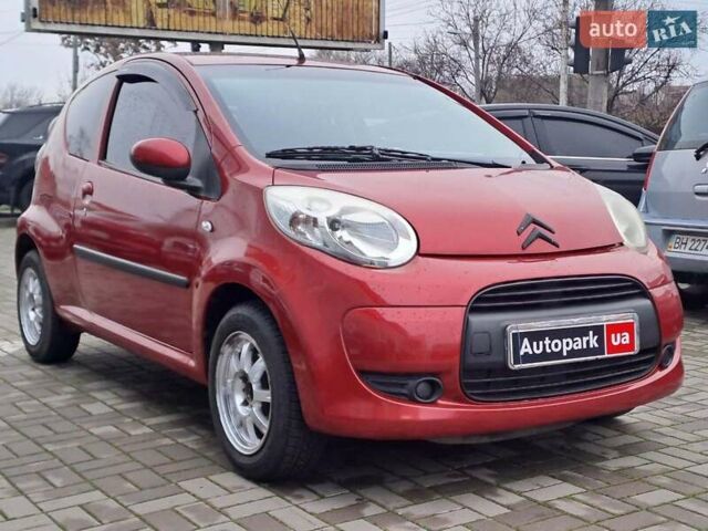 Красный Ситроен С1, объемом двигателя 1 л и пробегом 297 тыс. км за 4790 $, фото 2 на Automoto.ua