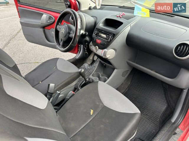 Красный Ситроен С1, объемом двигателя 1 л и пробегом 247 тыс. км за 2500 $, фото 19 на Automoto.ua