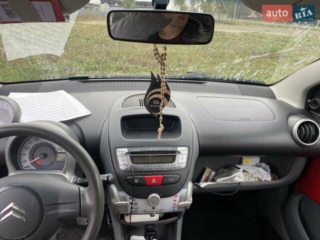 Красный Ситроен С1, объемом двигателя 1 л и пробегом 150 тыс. км за 4850 $, фото 24 на Automoto.ua