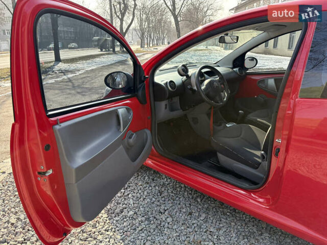 Красный Ситроен С1, объемом двигателя 1 л и пробегом 86 тыс. км за 5399 $, фото 5 на Automoto.ua