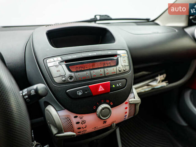 Червоний Сітроен С1, об'ємом двигуна 1 л та пробігом 113 тис. км за 6668 $, фото 13 на Automoto.ua