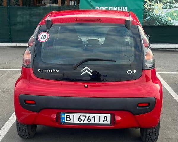 Красный Ситроен С1, объемом двигателя 1 л и пробегом 60 тыс. км за 5200 $, фото 2 на Automoto.ua