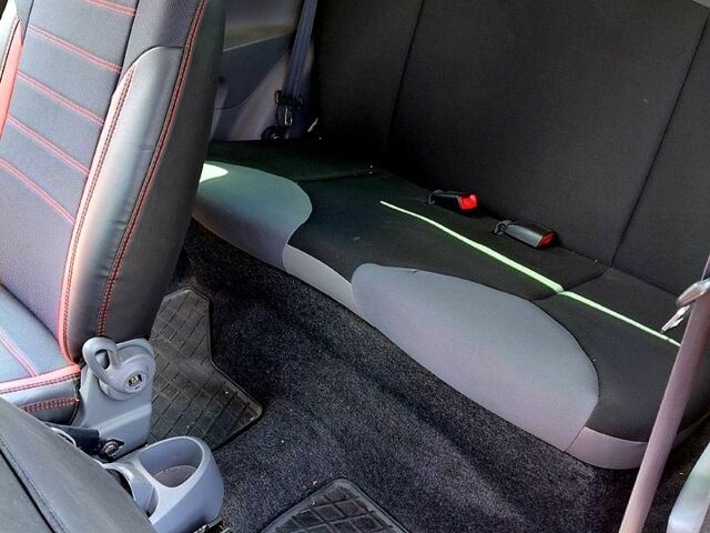 Красный Ситроен С1, объемом двигателя 1 л и пробегом 156 тыс. км за 2950 $, фото 6 на Automoto.ua