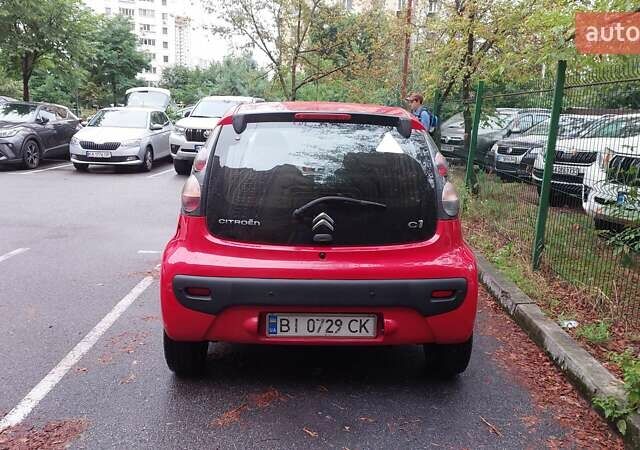 Красный Ситроен С1, объемом двигателя 1 л и пробегом 185 тыс. км за 5900 $, фото 2 на Automoto.ua