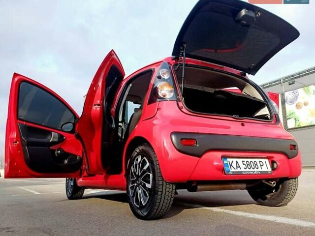 Красный Ситроен С1, объемом двигателя 1 л и пробегом 111 тыс. км за 6350 $, фото 2 на Automoto.ua