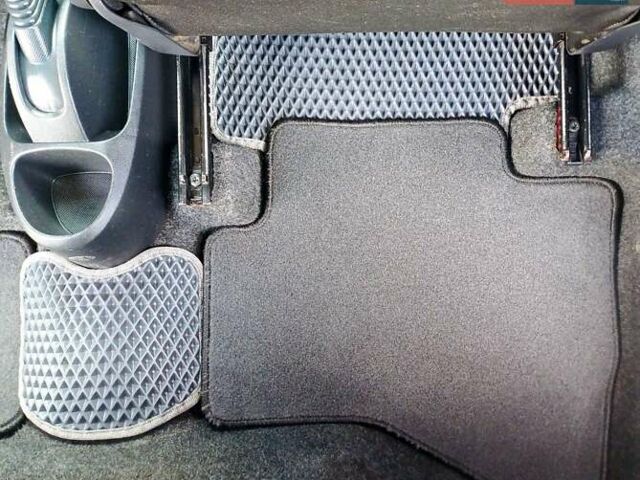 Красный Ситроен С1, объемом двигателя 1 л и пробегом 111 тыс. км за 6350 $, фото 99 на Automoto.ua