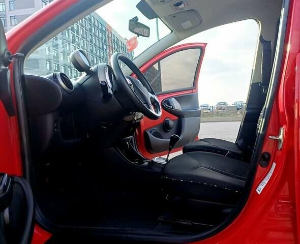 Красный Ситроен С1, объемом двигателя 1 л и пробегом 111 тыс. км за 6350 $, фото 66 на Automoto.ua