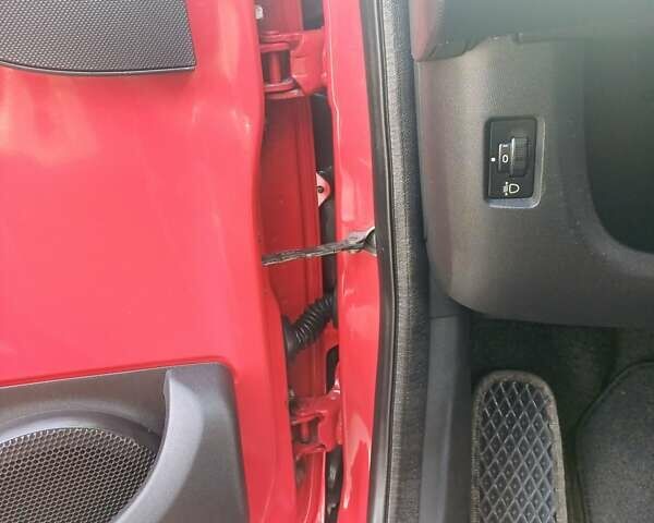 Красный Ситроен С1, объемом двигателя 1 л и пробегом 111 тыс. км за 6350 $, фото 57 на Automoto.ua