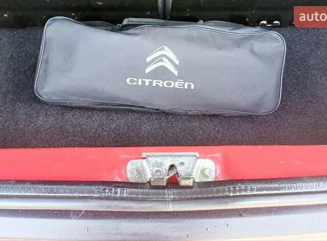 Красный Ситроен С1, объемом двигателя 1 л и пробегом 111 тыс. км за 6350 $, фото 20 на Automoto.ua