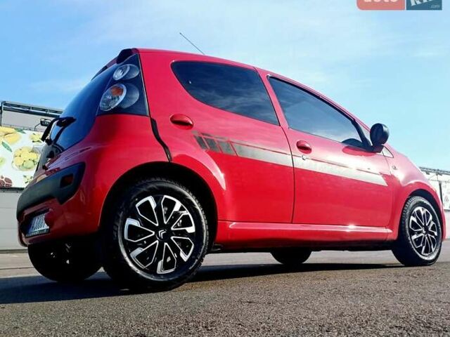 Красный Ситроен С1, объемом двигателя 1 л и пробегом 111 тыс. км за 6350 $, фото 5 на Automoto.ua