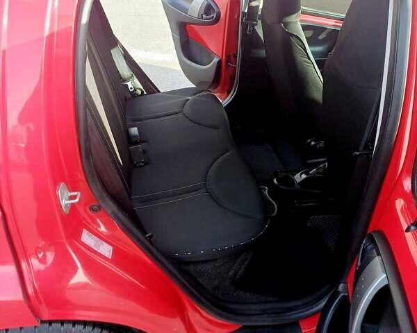 Красный Ситроен С1, объемом двигателя 1 л и пробегом 111 тыс. км за 6350 $, фото 103 на Automoto.ua