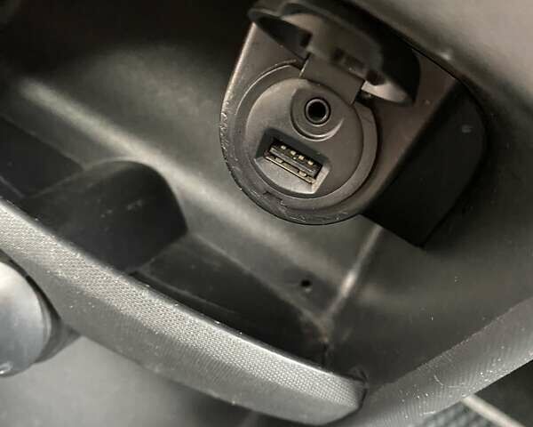 Сітроен С1 2012 у Києві на Automoto.ua Червоний Сітроен С1, об'ємом двигуна 1 л та пробігом 111 тис. км за 4700 $, фото 15 на Automoto.ua