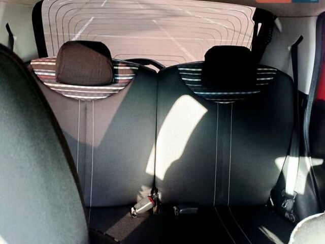 Красный Ситроен С1, объемом двигателя 1 л и пробегом 111 тыс. км за 6350 $, фото 102 на Automoto.ua