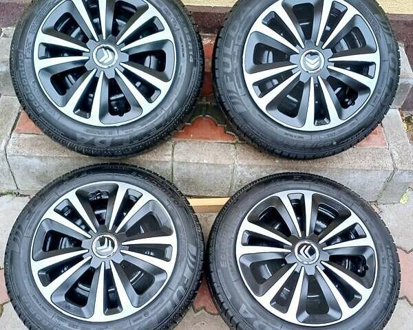 Красный Ситроен С1, объемом двигателя 1 л и пробегом 111 тыс. км за 6350 $, фото 47 на Automoto.ua