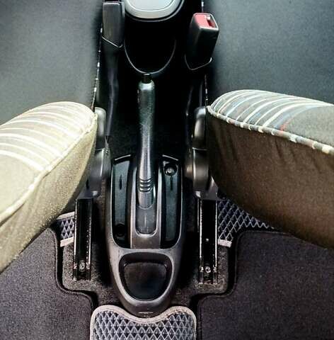 Красный Ситроен С1, объемом двигателя 1 л и пробегом 111 тыс. км за 6350 $, фото 101 на Automoto.ua